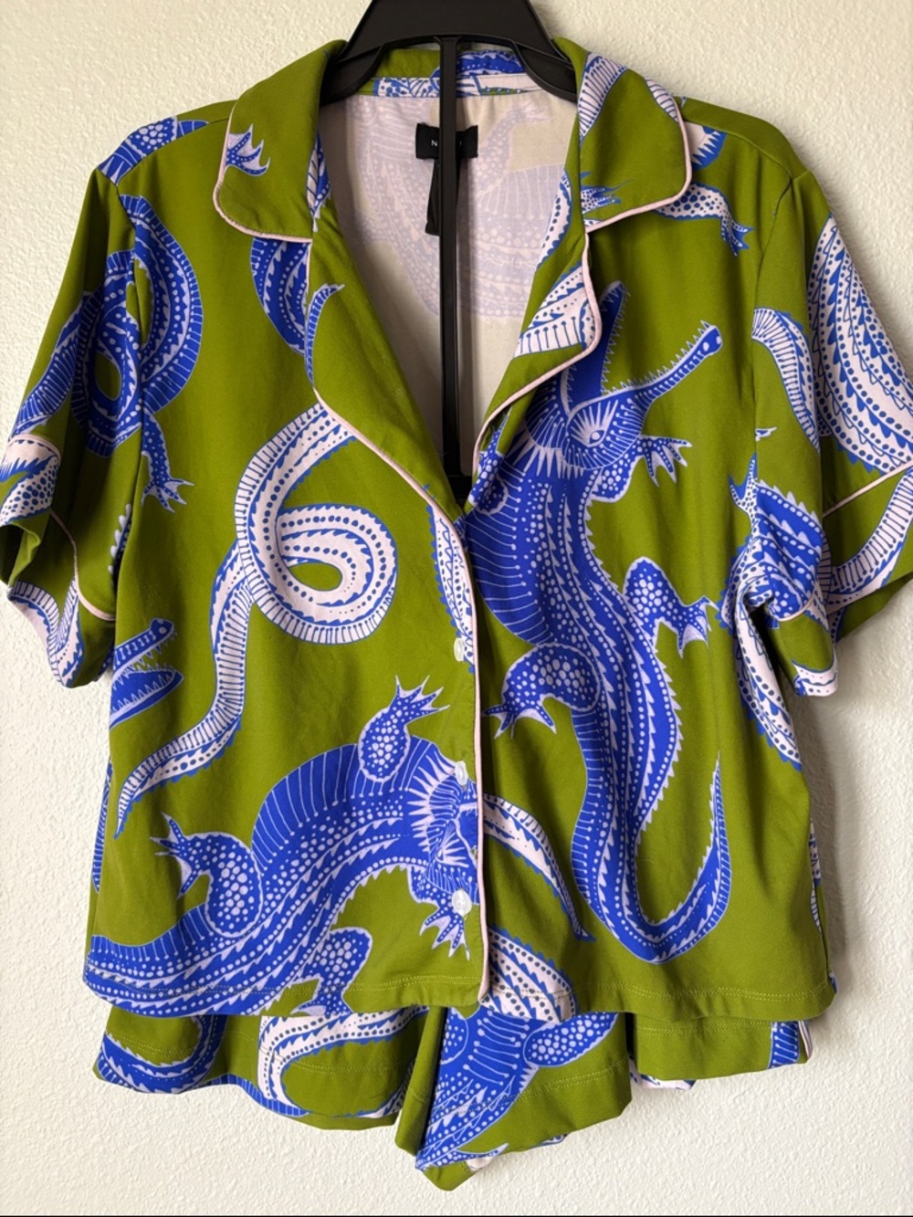 Noli | Green Short Sleeve Top & Shorts Set with Bold Blue Alligator Print